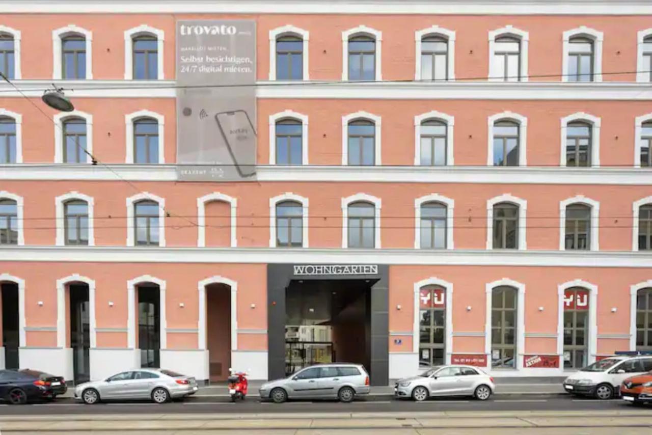 Muzeta11 - Modern Town Apartment With Balcony Вена Экстерьер фото