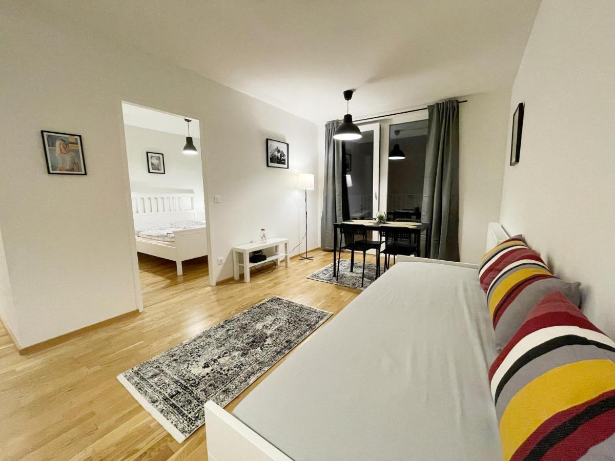 Muzeta11 - Modern Town Apartment With Balcony Вена Экстерьер фото